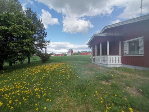 Property building, Spring, Day, Natural landscape, Garden, Garden view