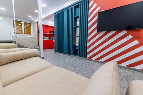 TV and multimedia, Kitchen or kitchenette, Seating area