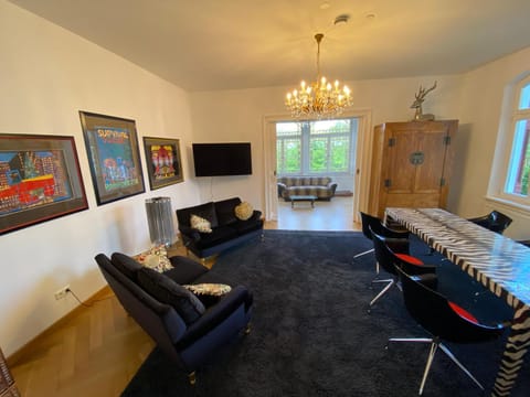 Communal lounge/ TV room