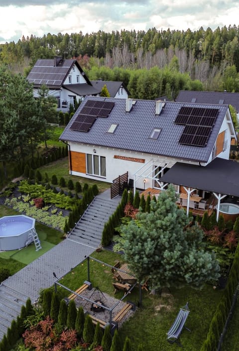 Property building, Garden, Garden view, Swimming pool