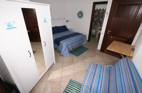 TV and multimedia, Photo of the whole room, Bedroom