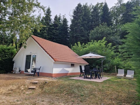 Property building, Garden, air conditioner