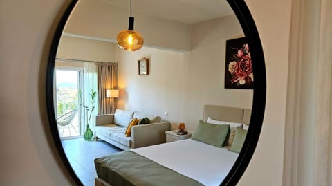 Bed, Balcony/Terrace, Balcony/Terrace, Photo of the whole room, Seating area, Bedroom