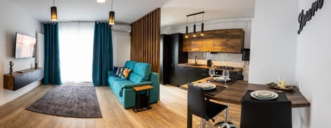 TV and multimedia, Kitchen or kitchenette, Living room, Seating area