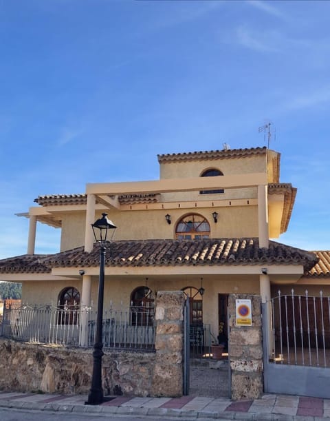 Property building, Day, Landmark view