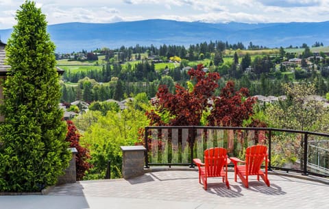 View (from property/room), Mountain view