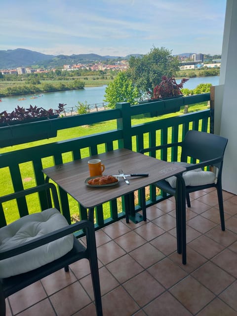 Garden, View (from property/room), Balcony/Terrace, Seating area, Mountain view, River view