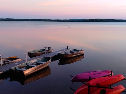 Lake Access! Twin Birch Resort - The Brown Bear House in Lake Township