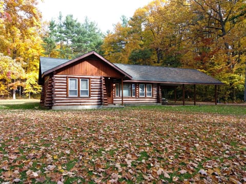 Lake Access! Twin Birch Resort - Kodiak Cabin Cabin in Lake Township