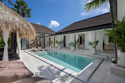 Property building, Pool view, Pool view, Swimming pool, Swimming pool