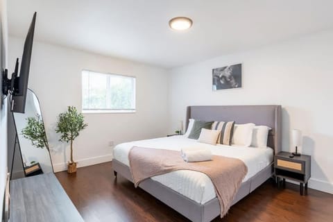 Cozy Miami Home Pet-friendly & with Free Parking House in Miami