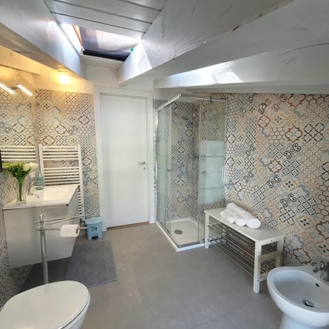 Light on Lake Iseo Apartment in Province of Brescia