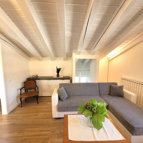 Light on Lake Iseo Apartment in Province of Brescia