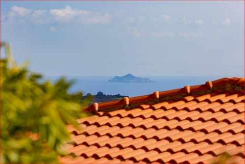 Day, Natural landscape, Mountain view, Sea view
