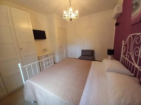 TV and multimedia, Bedroom, internet, air conditioner