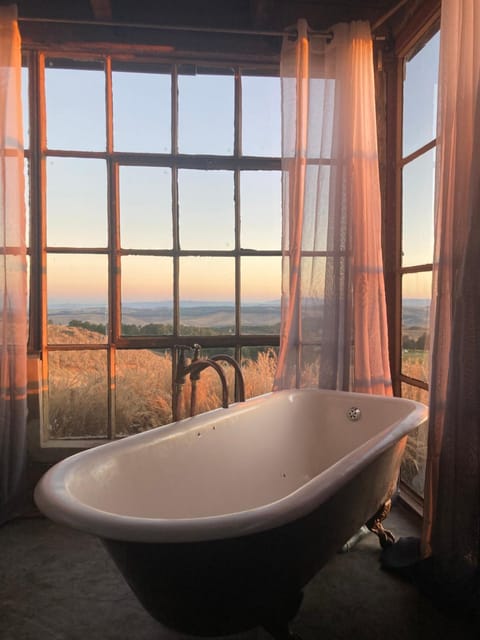 Hot Tub, Bathroom