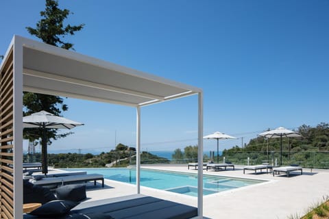 Balcony/Terrace, Sea view, Swimming pool, Swimming pool, sunbed