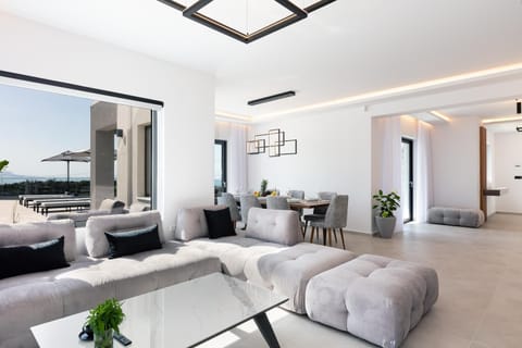 Living room, Seating area, Dining area