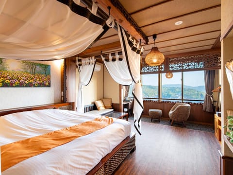 Bed, Photo of the whole room