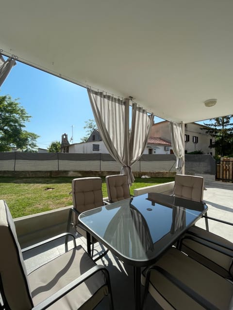 Garden, Balcony/Terrace