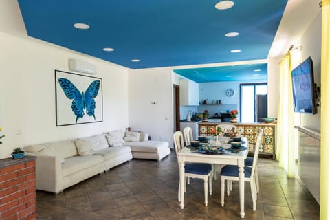 TV and multimedia, Living room, Dining area