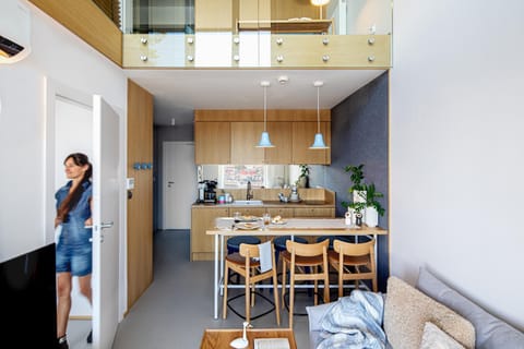 Coffee/tea facilities, Kitchen or kitchenette, Living room, Seating area, Dining area, pet friendly, stove