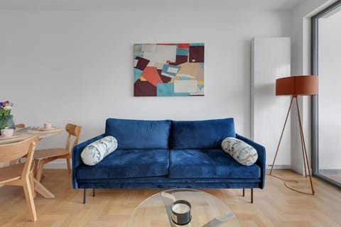 Living room, Photo of the whole room, Decorative detail, Seating area, Area and facilities