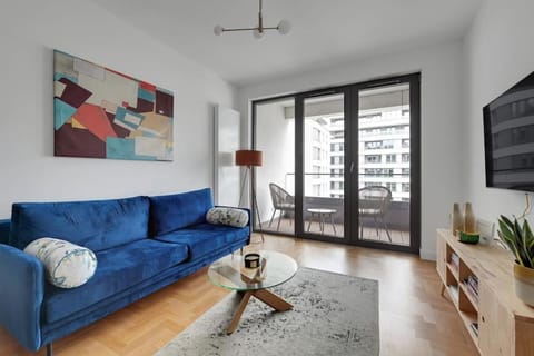 TV and multimedia, Balcony/Terrace, Living room, Photo of the whole room, Decorative detail, Seating area, Area and facilities