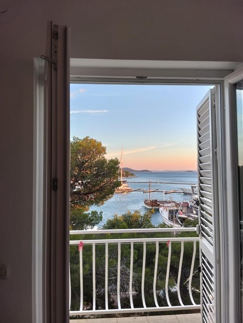 Natural landscape, Balcony/Terrace, Sea view