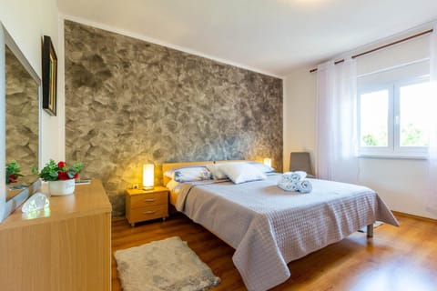 Chubi 2BR apt parking terrace bbq vegetable garden Apartment in Zadar