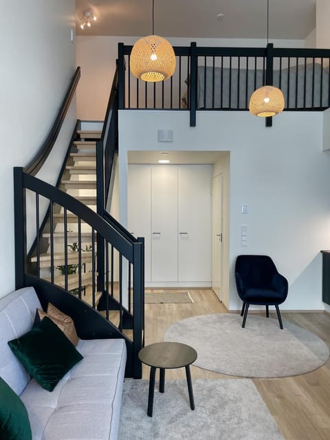 Photo of the whole room, Seating area