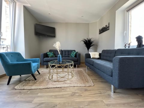 TV and multimedia, Living room, Seating area