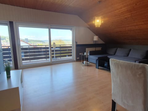 View (from property/room), Balcony/Terrace, Living room