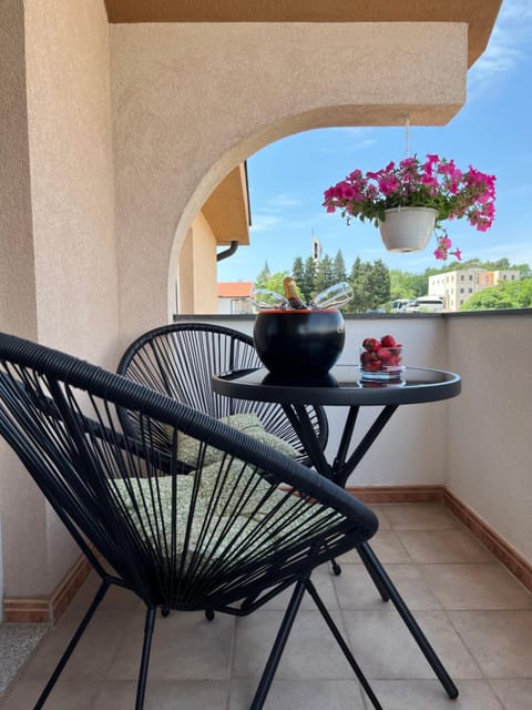 Patio, Day, View (from property/room), Balcony/Terrace, Living room, Seating area, Dining area