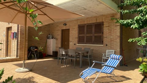 Property building, Patio, Day, View (from property/room), Balcony/Terrace, Dining area