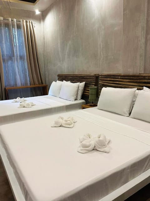Photo of the whole room, Bedroom, towels