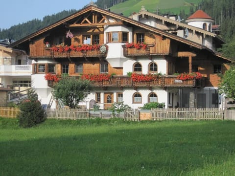 Property building, Spring