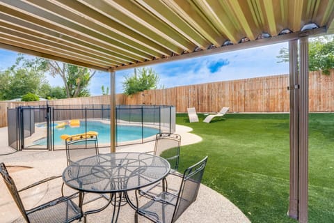 Game Room and Patio Family Home in The Colony! House in The Colony