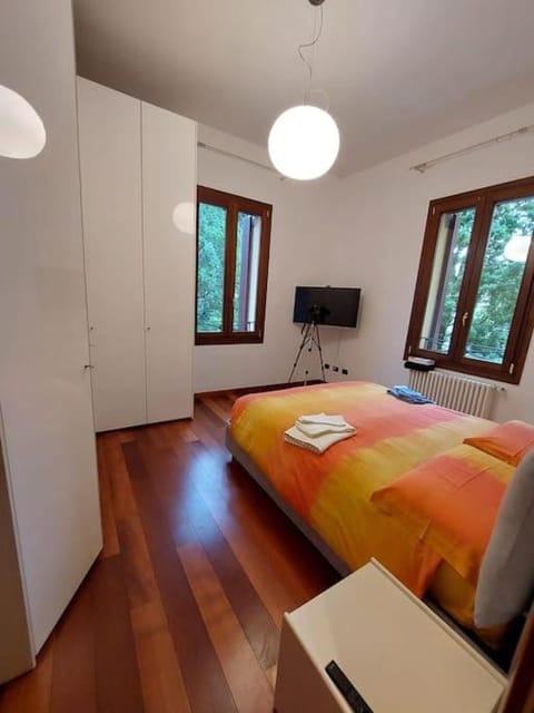 -Piazza Mazzini- 120 mq - 2 camere - 2 bagni e Garage Apartment in Padua