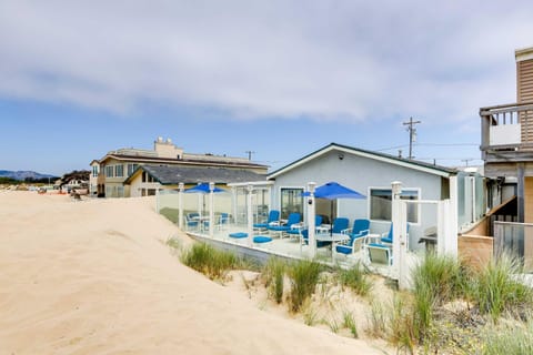 Between the Dunes Breezy Beachfront Oceano Home! House in Oceano