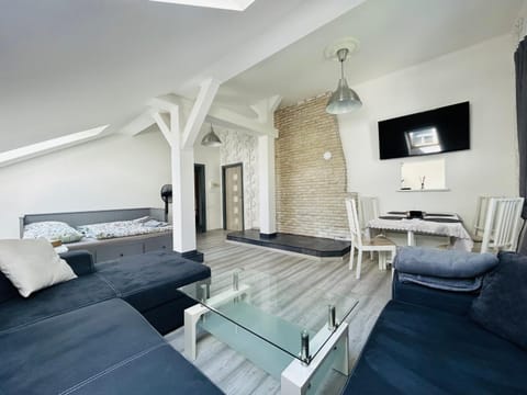 Communal lounge/ TV room, Living room, Seating area