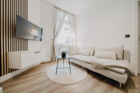 TV and multimedia, Living room, Photo of the whole room, Seating area