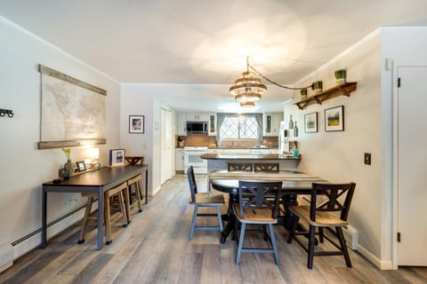 Riverfront Condo Near Downtown Estes Park! Apartment in Estes Park