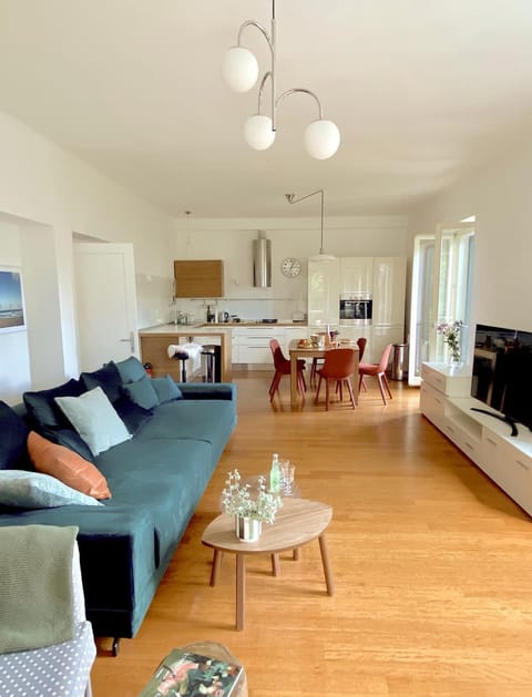 Kitchen or kitchenette, Living room, Dining area