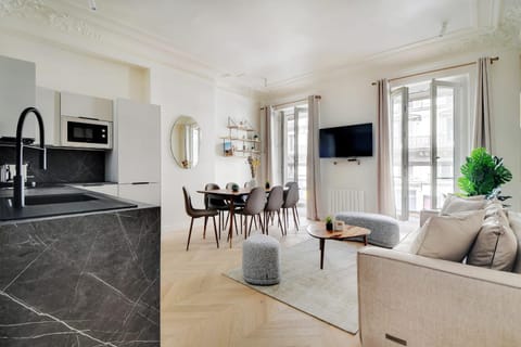 Living room, Seating area, Dining area, minibar