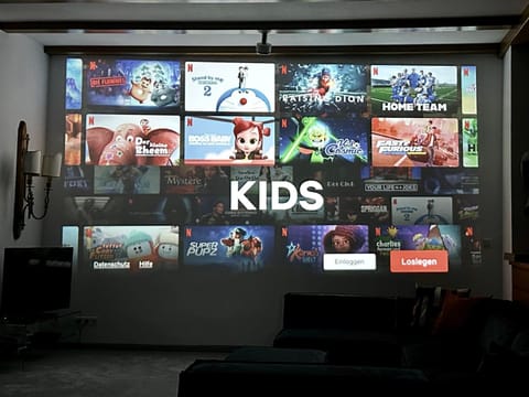 Communal lounge/ TV room, TV and multimedia