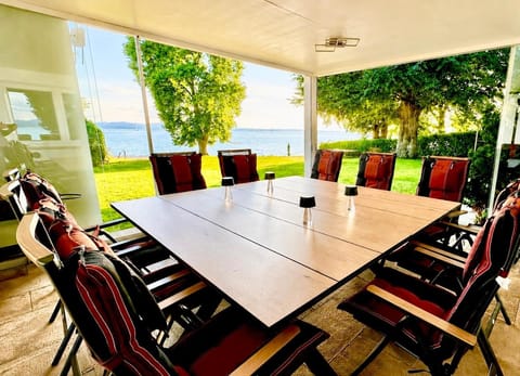 Balcony/Terrace, Seating area, Dining area, Garden view, Lake view