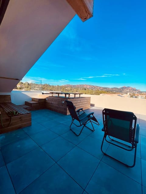 Magnifique Duplex Contemporain Climatisé Jacuzzi Ref Duplex Vill'Attilio House in Saint-Raphael