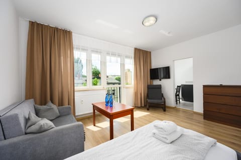 Bed, TV and multimedia, Photo of the whole room, Seating area