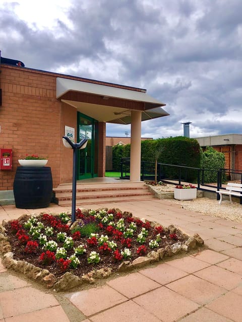 Property building, Facade/entrance, Summer, Garden view